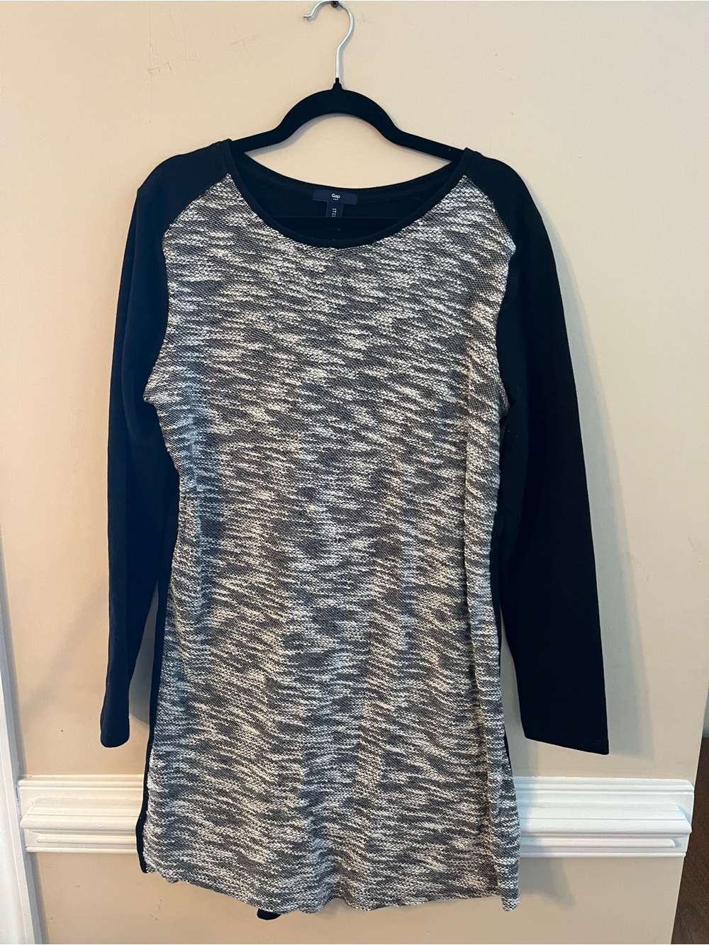 GAP Heathered Gray & Black Long Sleeve Sweater Dress